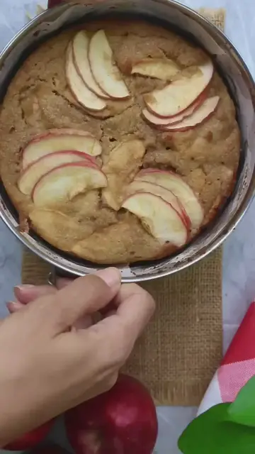 'Video thumbnail for Esta tarta de manzanas saludable '