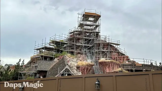 Video thumbnail for Splash Mountain Stump Removed During Transformation to Tiana's Bayou Adventure at Disneyland