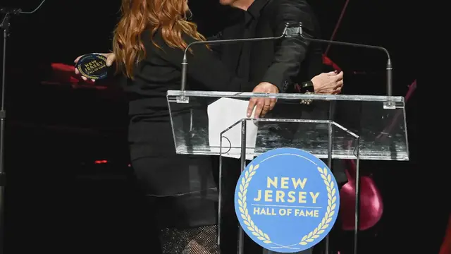 Video thumbnail for Patti Scialfa: Music and Love