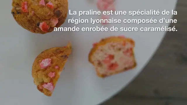 Video thumbnail for Muffins aux pralines et à la rhubarbe