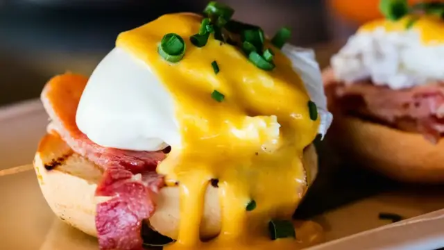 Video thumbnail for Foods That Even Restaurant Servers Won't Eat