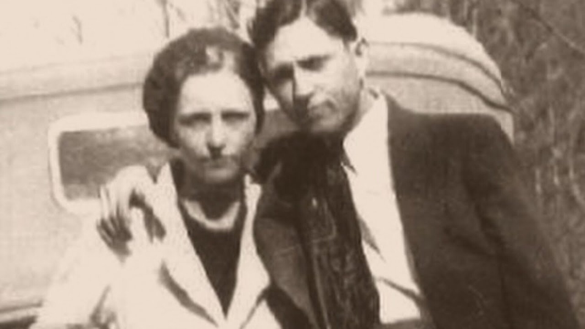 Video thumbnail for What The World Never Knew About Bonnie And Clyde