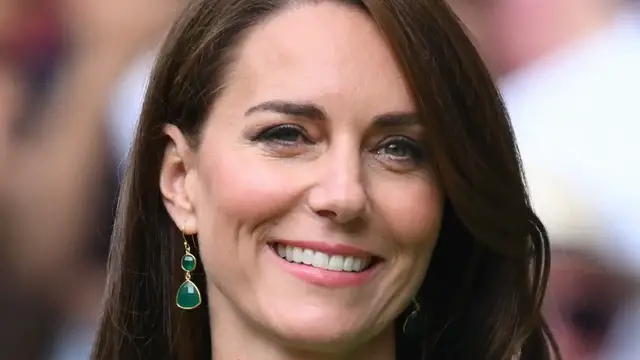 Video thumbnail for Proof That Kate Middleton Is Ready To Be Queen