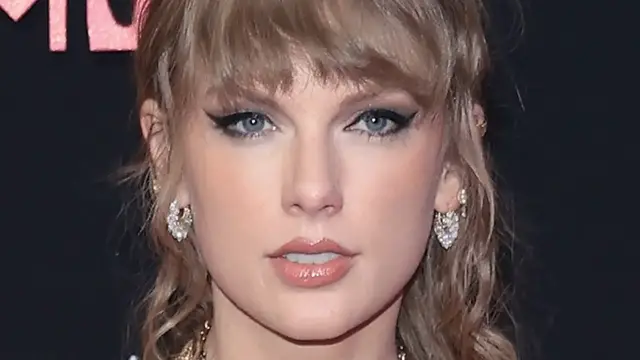 'Video thumbnail for The Tragic Truth About Taylor Swift's Parents, Andrea And Scott Swift'