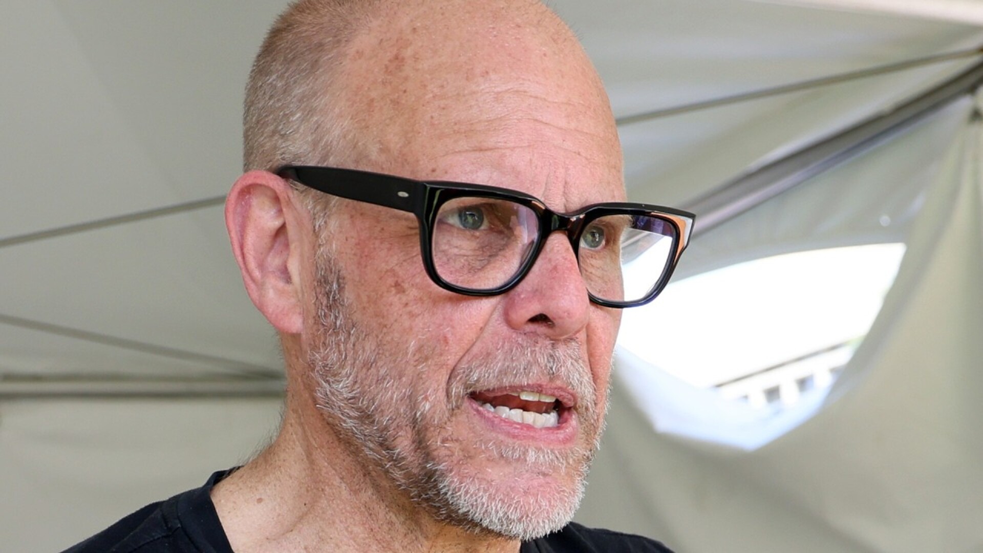 Video thumbnail for The Unhappy Side Of Alton Brown Viewers Don't See On TV