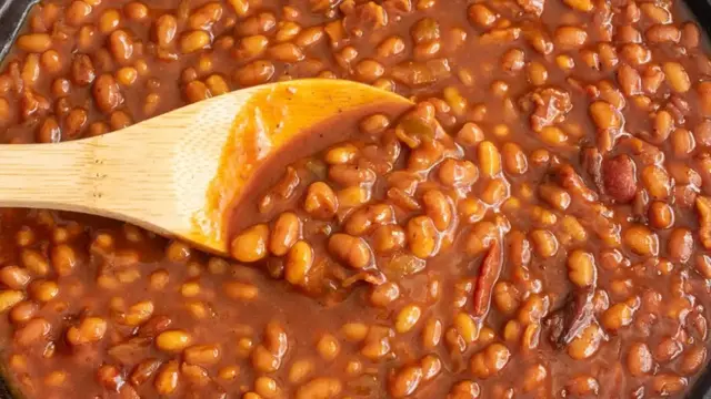 Video thumbnail for Popular Canned Baked Beans, Ranked Worst To First