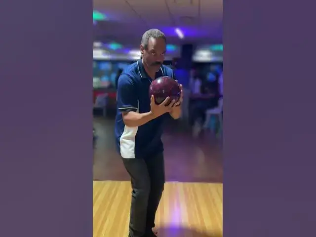 Video thumbnail for Can YOU bowl like this? #coachcal #skills