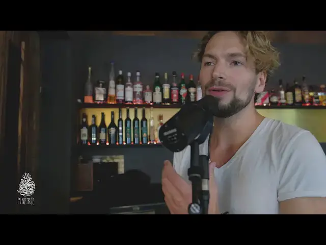 Video thumbnail for Felix Räuber feat. Schlindwein - Après minuit | Pinetree