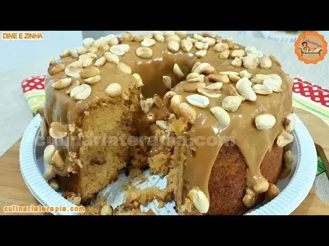 Video thumbnail for Aprenda Como Fazer Bolo Pé de Moça Cremoso Super Fofinho e Úmido