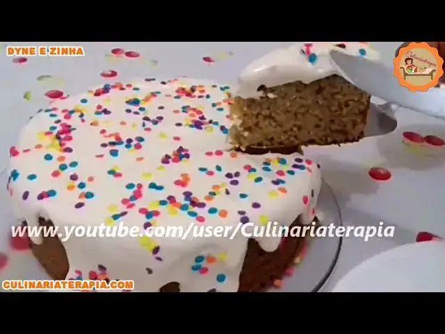 Video thumbnail for Bolo de Cenoura, Maçã e Especiarias - Dine e Zinha