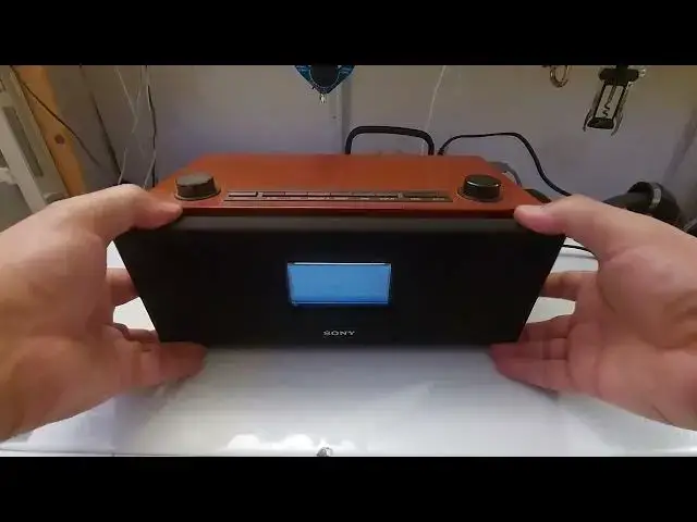'Video thumbnail for Unboxing the Sony XDR-S3HD AM/FM Stereo HD Tabletop Radio'