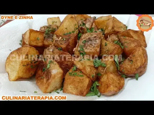 Video thumbnail for O SEGREDO DA BATATA FRITA RÚSTICA CROCANTE MAIS SABOROSA DO QUE AS DE RESTAURANTES
