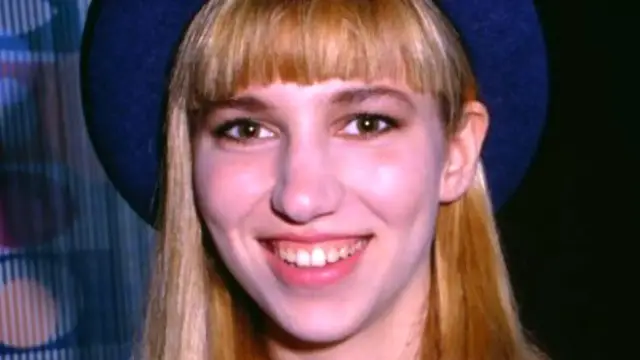 Video thumbnail for Whatever Happened To '80s Pop Star Debbie Gibson?