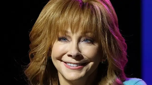 'Video thumbnail for Reba's Transformation Is Turning Heads'
