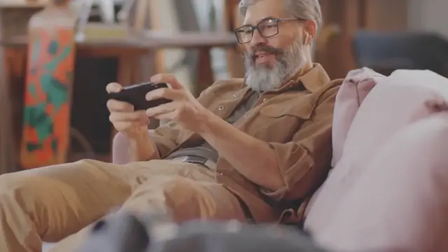 Video thumbnail for Flappy Bird Returns in 2025