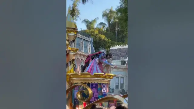 Video thumbnail for Is everyone as obsessed with that dip in #MagicHappens at #Disneyland as we are?!