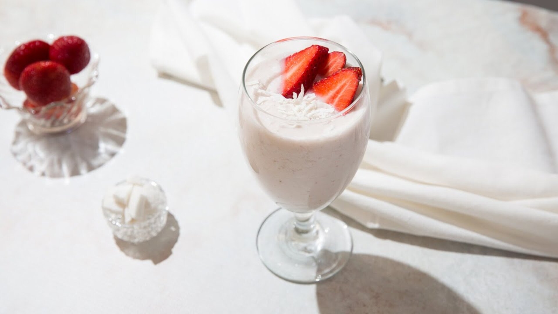 Video thumbnail for Tropical Smoothie Cafe's Bahama Mama Copycat Recipe You Can Make From Home