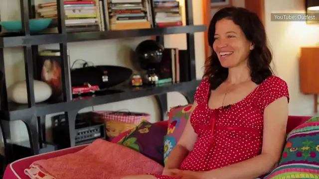 Video thumbnail for What Sue From The Middle Looks Like Now