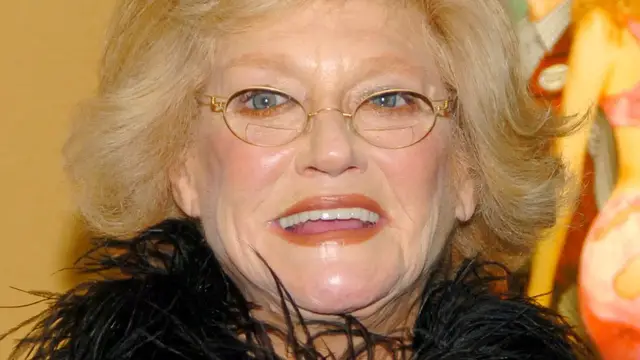 Video thumbnail for The List Of Sopranos Actor Deaths Keeps Getting Tragically Longer