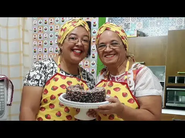 Video thumbnail for BOLO NEGA MALUCA COM COBERTURA CREMOSA DE CHOCOLATE FÁCIL E RÁPIDO
