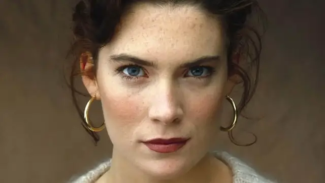 Video thumbnail for Why Hollywood Won't Cast Lara Flynn Boyle Anymore
