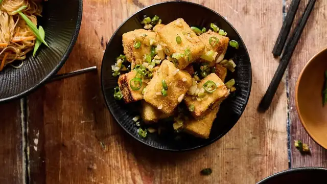 Video thumbnail for Twice-Fried Salt And Pepper Tofu Recipe