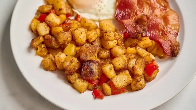 Video thumbnail for Diner-Style Home Fries Recipe