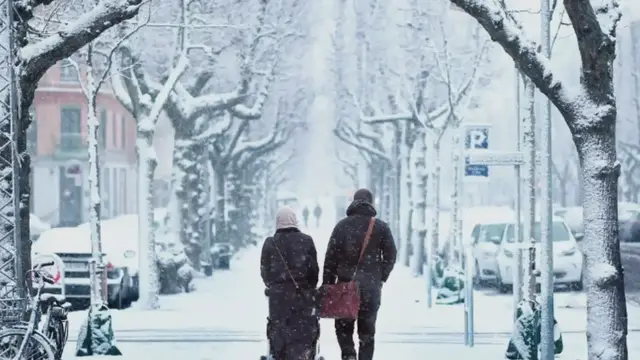 Video thumbnail for Weather Report: Snow Storm Ontario