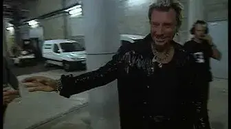Video thumbnail for Johnny Hallyday - Sortie de la loge - Stade de France 1998