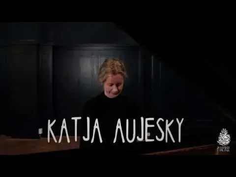 Video thumbnail for Katja Aujesky - Der See | Pinetree