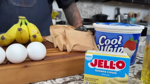 Video thumbnail for This Banana Pudding Cake Will Be the Star of Your Next Cookout(720P HD)