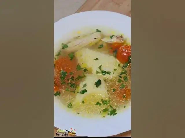 'Video thumbnail for Supă de pui cu găluște'