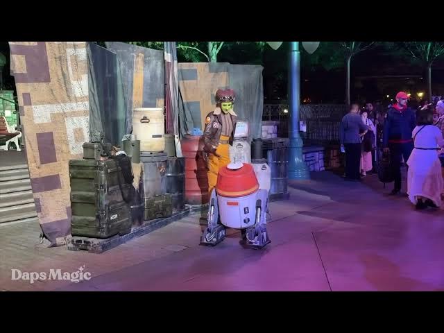 Video thumbnail for Hera Syndulla & Chopper | Disneyland After Dark: Star Wars Nite 4K 🛰️🧡