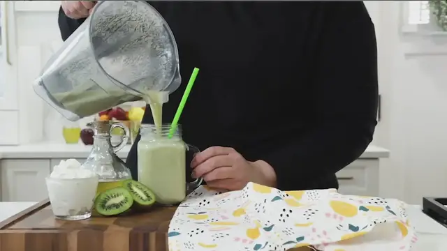 Video thumbnail for Improve bowel Movement with this Green Smoothie