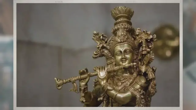 Video thumbnail for How Do You Blow into a Flute?