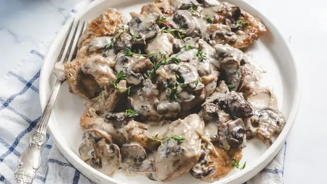 Video thumbnail for Creamy Crockpot Chicken Marsala Recipe