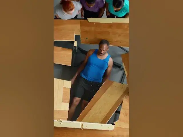 Video thumbnail for VR Gone Wrong During Workout #ComedySkit #FunnyClip