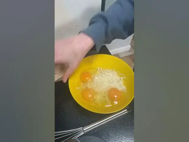 Video thumbnail for 5 ingredient spaghetti carbonara - ready in less than 20 minutes! #carbonara #perfectpasta