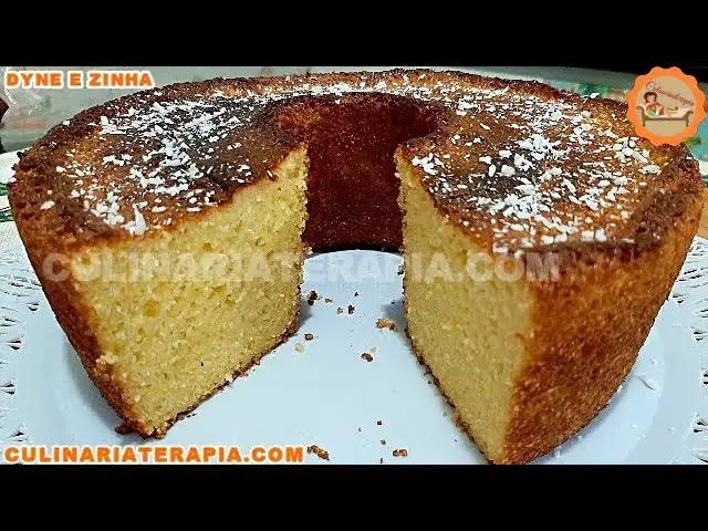 Video thumbnail for Bolo Fofinho e Úmido de Flocão de Milho com Queijo e Coco