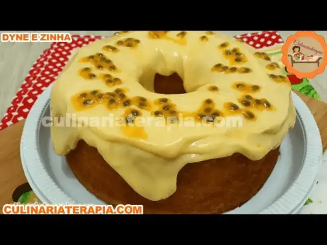 Video thumbnail for APRENDA A FAZER BOLO CASEIRO NATURAL DE MARACUJÁ COM COBERTURA DE MOUSSE