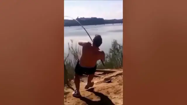 Video thumbnail for How to (not) set the hook #fail #fishing #shorts #catfishing