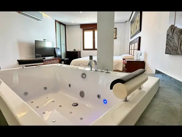 Video thumbnail for Apartment in Javea Casco antiguo € 248,000 for sale in Alicante   Spanish Casa Properties