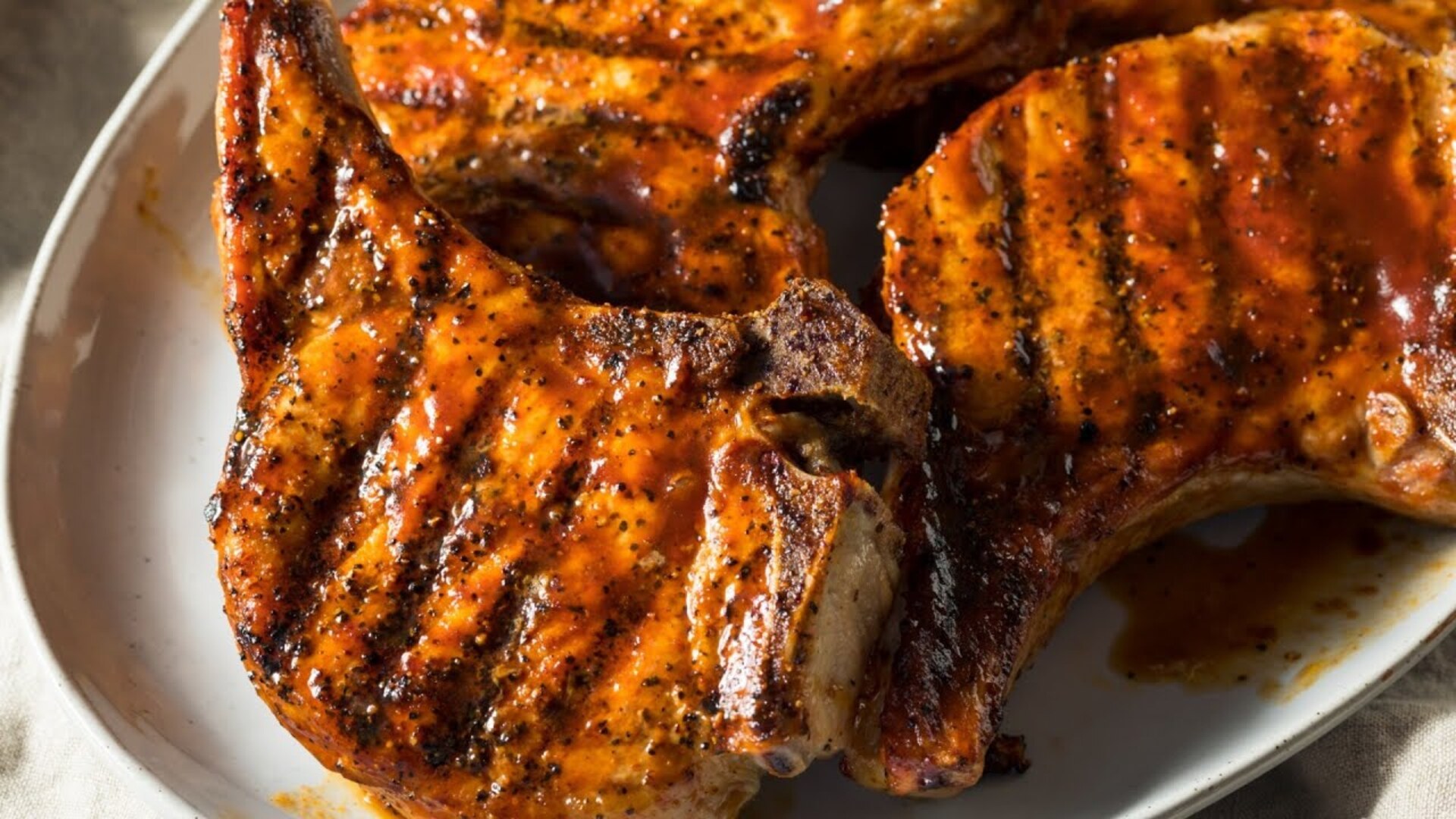 Video thumbnail for Big Mistakes People Make When Grilling Pork Chops