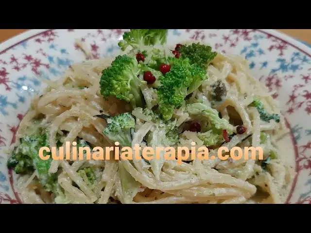 Video thumbnail for MACARRÃO COM BRÓCOLIS CREME DE LEITE E QUEIJO - ESPECIAL