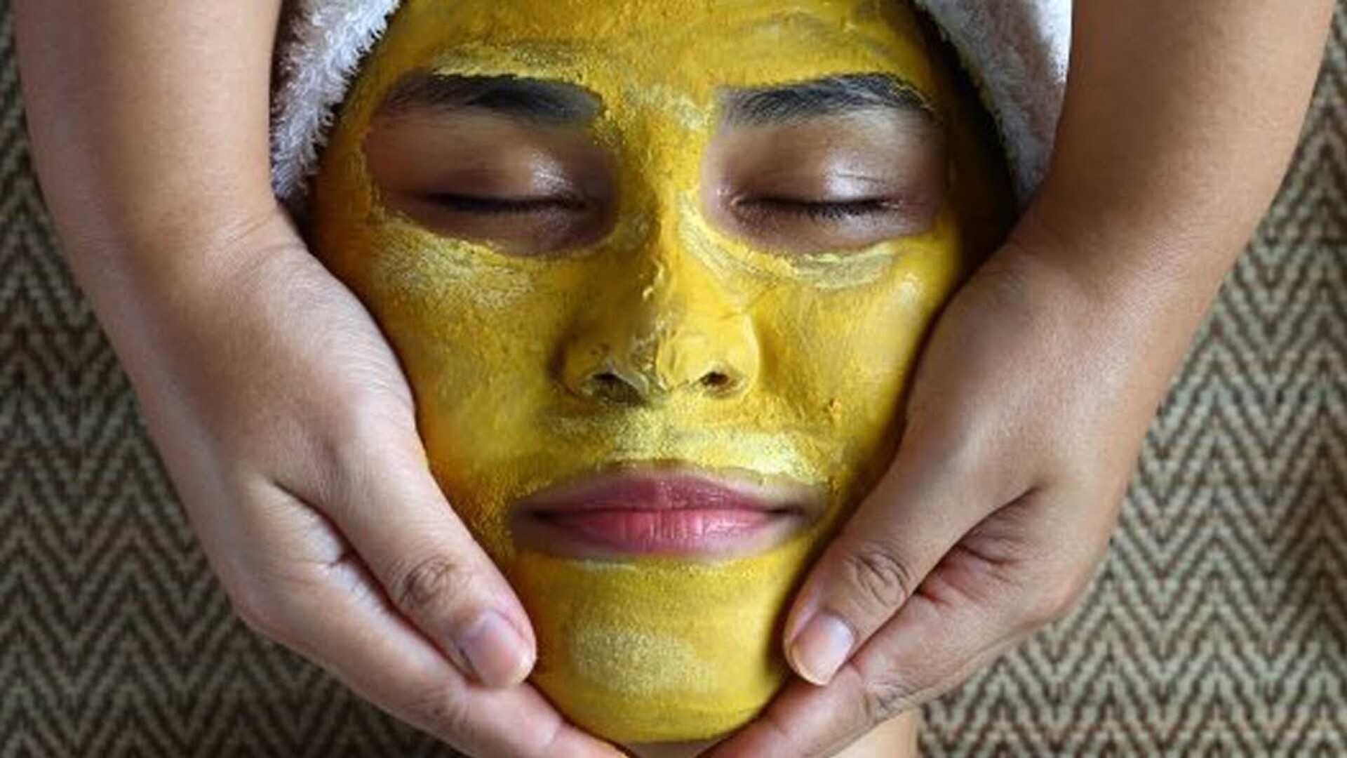 Video thumbnail for This Is How Turmeric Can Completely Change Your Life