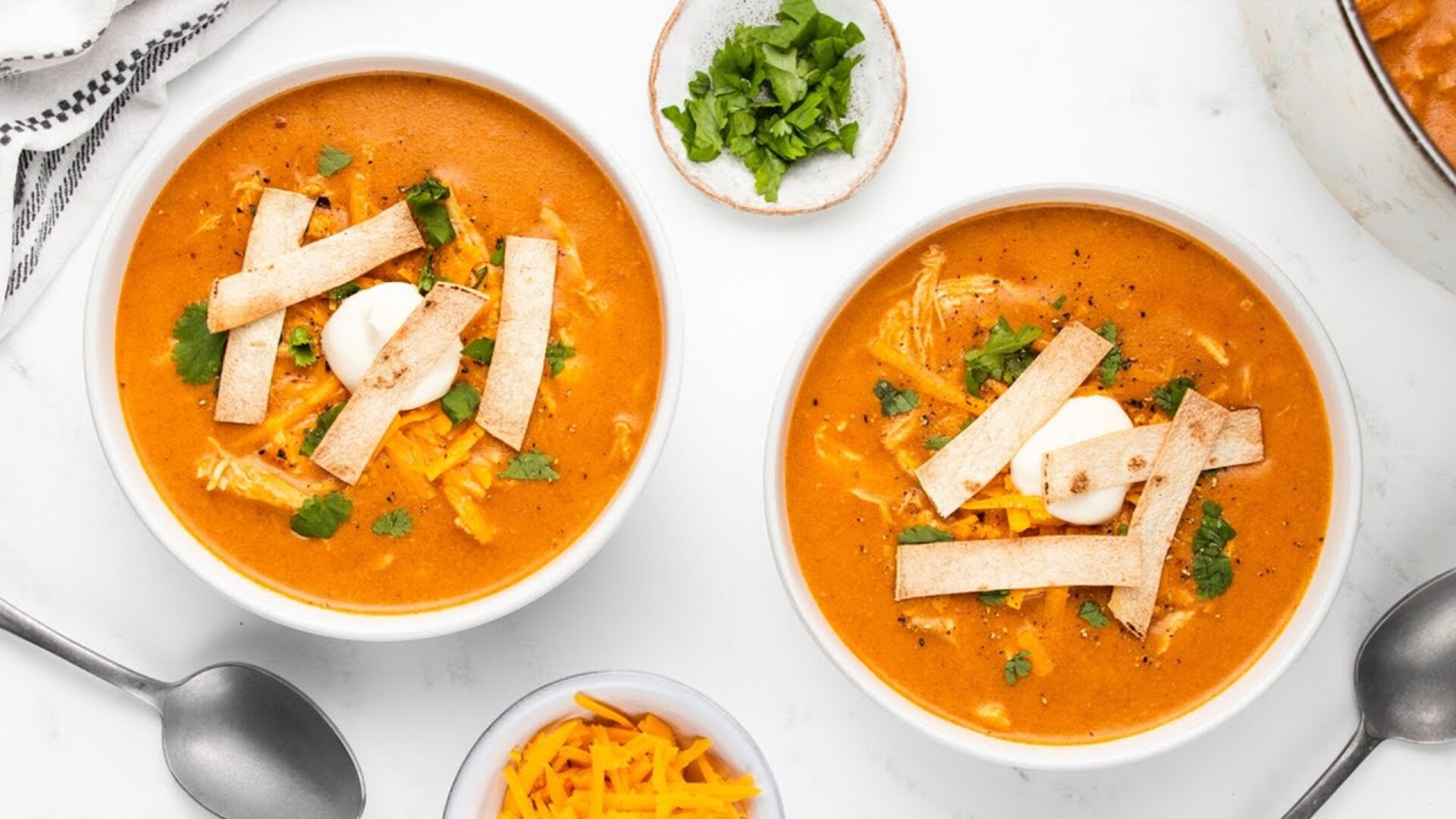 Video thumbnail for Copycat Chili's Chicken Enchilada Soup Recipe