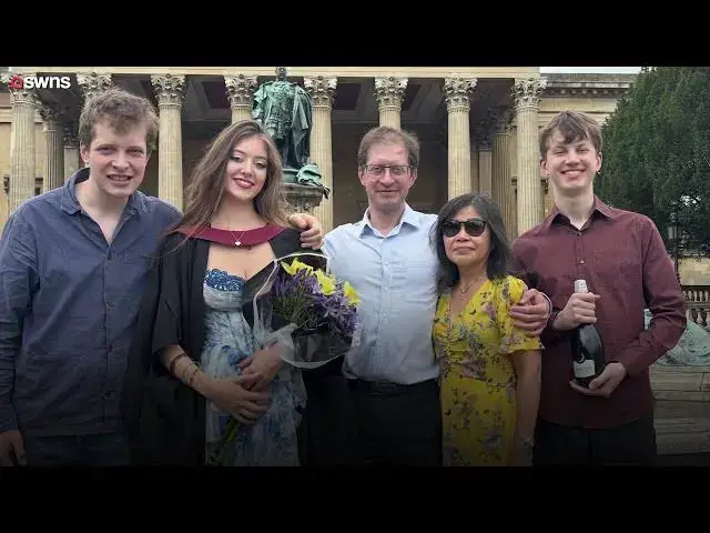 Video thumbnail for Model wins worlds first Robot Pageant
