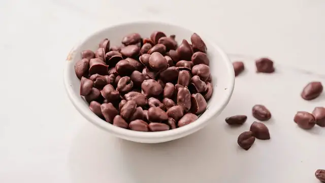 'Video thumbnail for Our Chocolate-Covered Espresso Beans Recipe Only Requires 2 Ingredients'