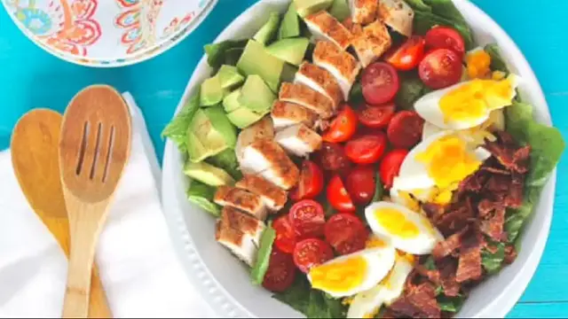 Video thumbnail for Cobb salad recipe