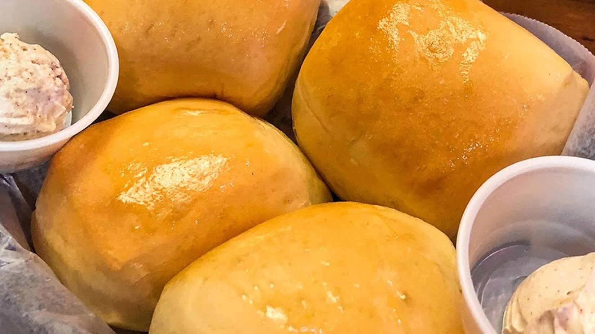 Video thumbnail for There's An Easy Choice For The Best Side Dish At Texas Roadhouse